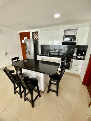 Appartement, 2 chambres, balcon, vue sur l’océan | Intérieur