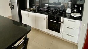 อพาร์ทเมนท์, 2 ห้องนอน, ระเบียง, วิวทะเล | ภายใน