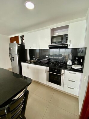 Departamento, 2 habitaciones, balcón, vista al océano | Interior