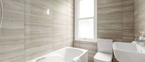 House, 3 Bedrooms, Patio | Bathroom