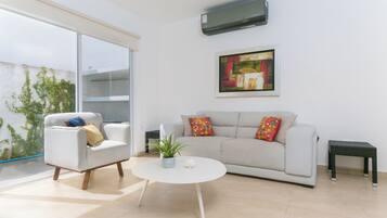 Casa, 3 habitaciones, para fumadores, alberca privada | Área de sala de estar