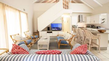 Apartment, 4 Bedrooms, Accessible, Patio | Living room