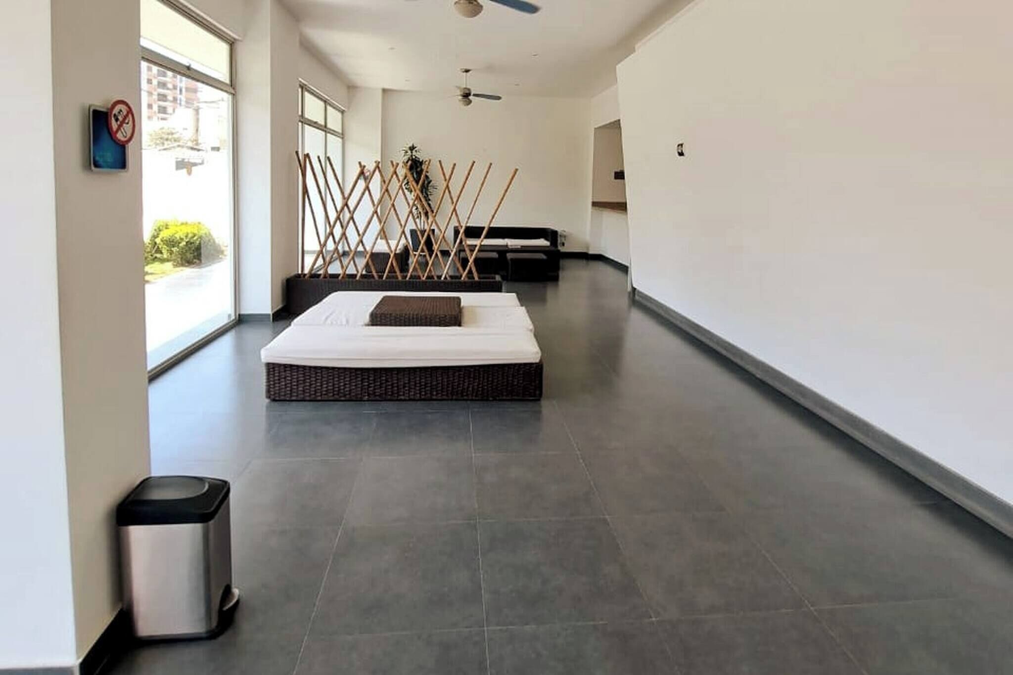 Apartment, 1 Bedroom, Accessible, Smoking | Living area