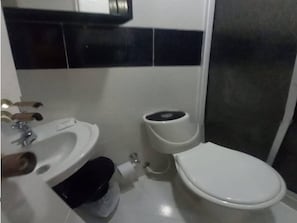 Dortoir Partagé, 1 chambre, patio, vue ville | Salle de bain