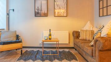 Basic Double Room | Living area