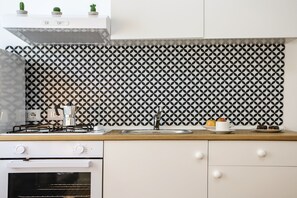 Apartment | Eigene Küche | Kühlschrank, Ofen, Espressomaschine, Wasserkocher
