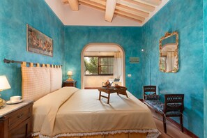 6 bedrooms, iron/ironing board, travel crib, free WiFi