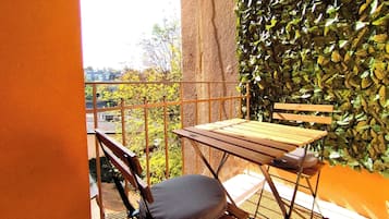 Apartamento familiar, varias habitaciones (Spacious Apartment In Heart Of Zagreb) | Restaurante al aire libre