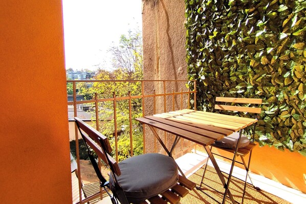 Family Apartment, Multiple Bedrooms (Spacious Apartment In Heart Of Zagreb) | Outdoor dining