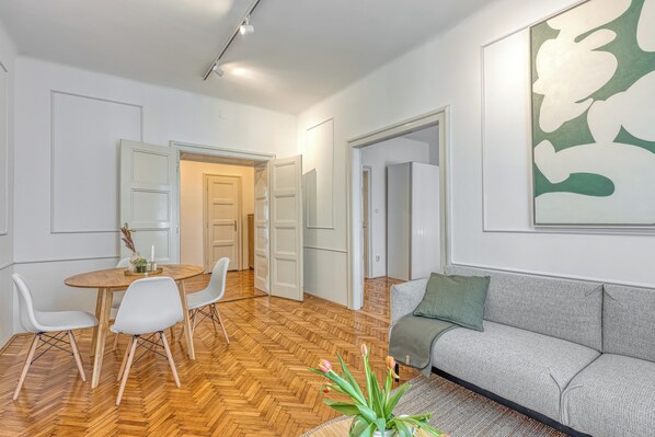 Apartamento família, vários quartos (Spacious Apartment In Heart Of Zagreb) | Parte interna