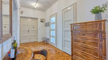 Family Apartment, 2 Bedrooms, Balcony (Spacious Apartment In Heart Of Zagreb) | Interior