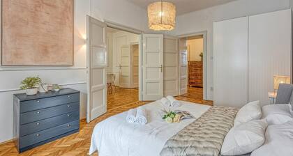 Spacious Apartment In Heart Of Zagreb