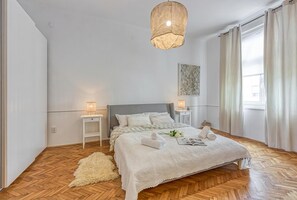 อพาร์ทเมนท์สำหรับครอบครัว, หลายห้องนอน (Spacious Apartment In Heart Of Zagreb) | 2 ห้องนอน, เตารีด/โต  ๊ะรีดผ้า, Wi-Fi ฟรี, ผ้าปูที่นอน