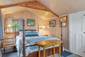 5 bedrooms, iron/ironing board, travel crib, WiFi