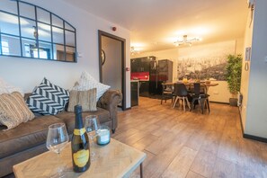 City Double Room | Living area