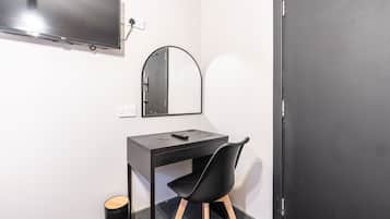 City Double Room | Free WiFi