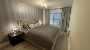 LÀgenhet - 1 kingsize-sÀng med bÀddsoffa | 1 sovrum, strykjÀrn/strykbrÀda, gratis wi-fi och sÀngklÀder