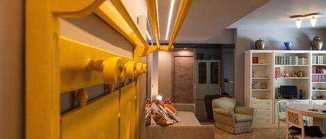 19-inch LCD TV with digital channels, TV