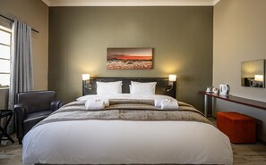 Deluxe Room | Desk, free WiFi, bed sheets - Pofadder Hotel (Pofadder)