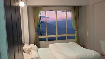 2 bedrooms, bed sheets