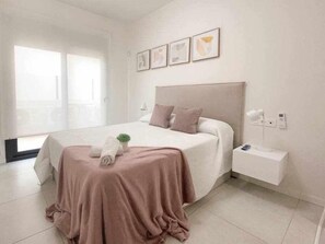 3 slaapkamers, een strijkplank/strijkijzer, wifi
