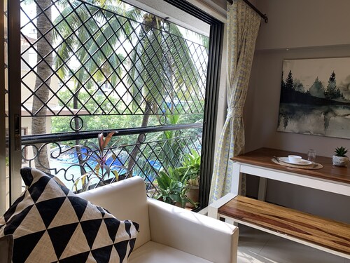 ✪Quiet Bandra 3 bedroom ✪Balconies✪Walk to Ocean✪