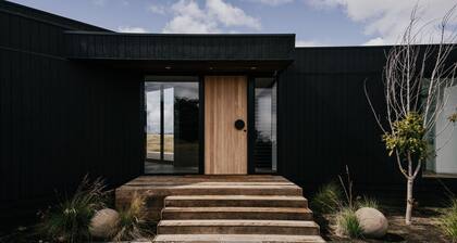 Drummond Estate ~ Daylesford Macedon Region ~ Luxe home with heated plunge pool