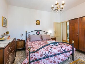 3 bedrooms, iron/ironing board, WiFi
