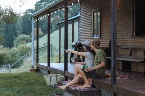 Australian Heritage Design Stay - Pickers Hut