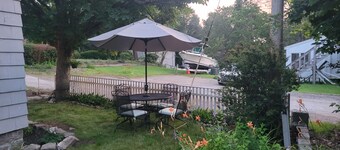 Dog Friendly Home in Rockport- Less Than 1/2 Mile Walk to Beaches & Shops! 