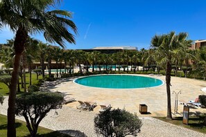 Pool - Herdade dos Salgados, T3 8D-0B, Vila das Lagoas (Albufeira)