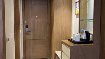 Superior Double or Twin Room, 1 Bedroom, Non Smoking, City View | Minibar, in-room safe, desk, laptop workspace