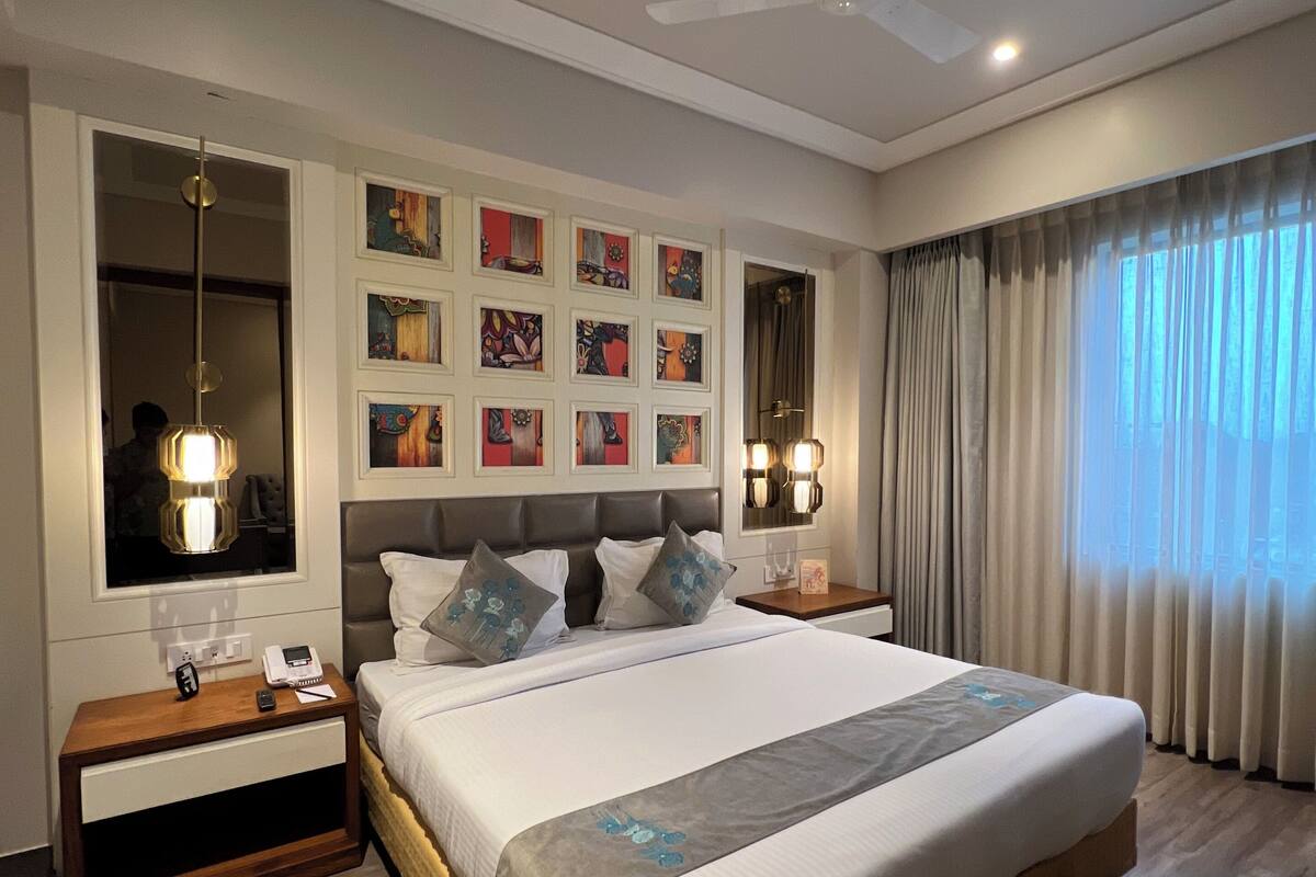 Phòng Suite dành cho gia đình | Minibar, két bảo mật tại phòng, bàn 