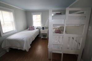 2 bedrooms, WiFi - Stunning Private Yard, Close to Town & Beaches (2305) (dennis)