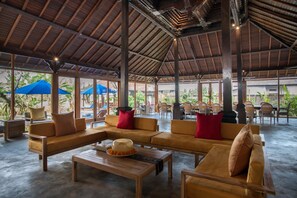 Interior - Rumah Tyang Mengwi: located in the midst of a rice paddy — just north of Canggu! (Mengwi, Badung)