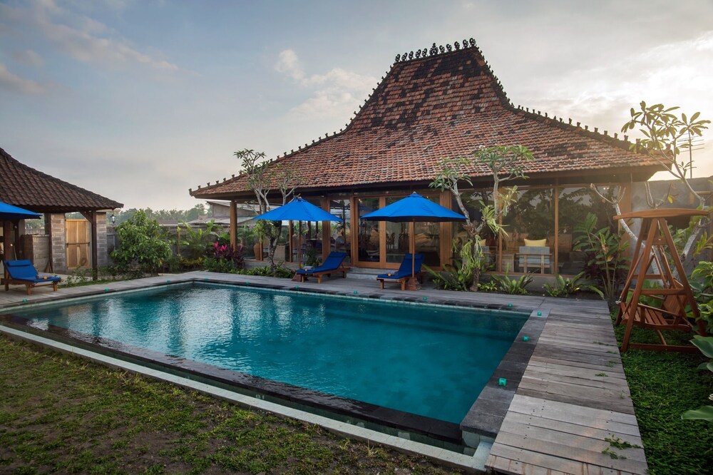 Rumah Tyang Mengwi: located in the midst of a rice paddy — just north of Canggu!