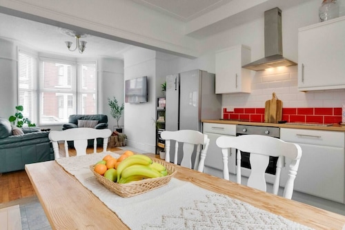 Beatles Retreat | Penny Lane | W/ Patio | Parking