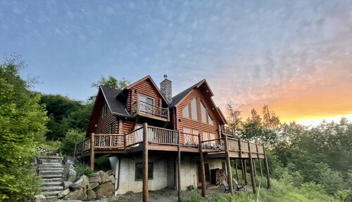 Stunning Adirondack lodge in serene wilderness setting