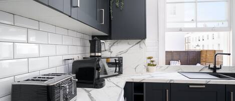 Fridge, microwave, oven, stovetop