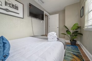 2 habitaciones, tabla de planchar con plancha, wifi y ropa de cama 