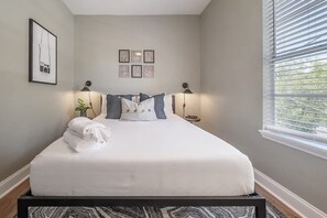 2 bedrooms, iron/ironing board, WiFi, bed sheets