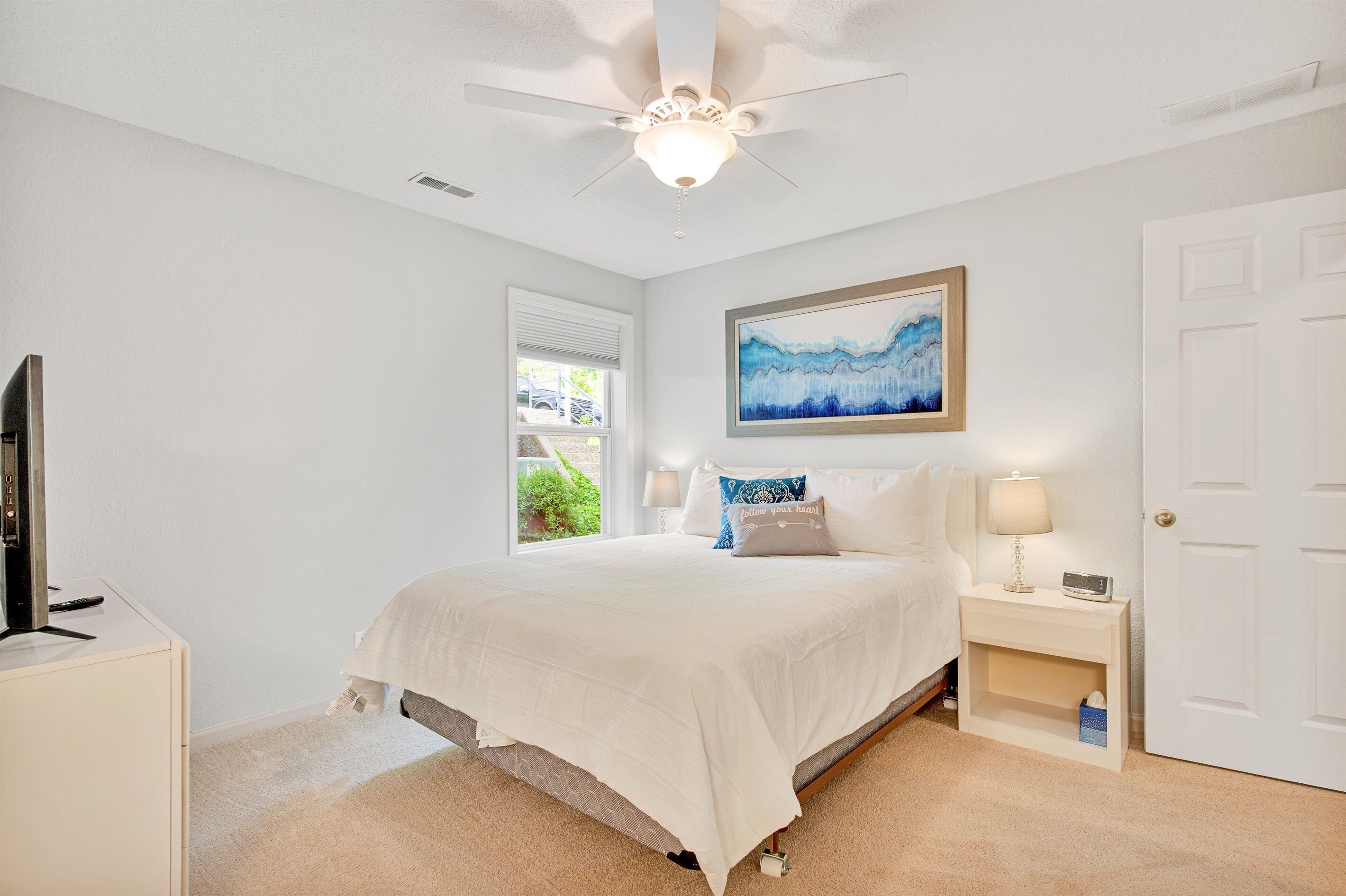 Lake Escape at Regatta Bay! 3 bedrooms and 3 bath!