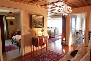 3 habitaciones, tabla de planchar con plancha y wifi gratis 