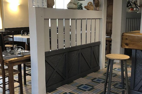 Daily continental breakfast (EUR 8 per person)