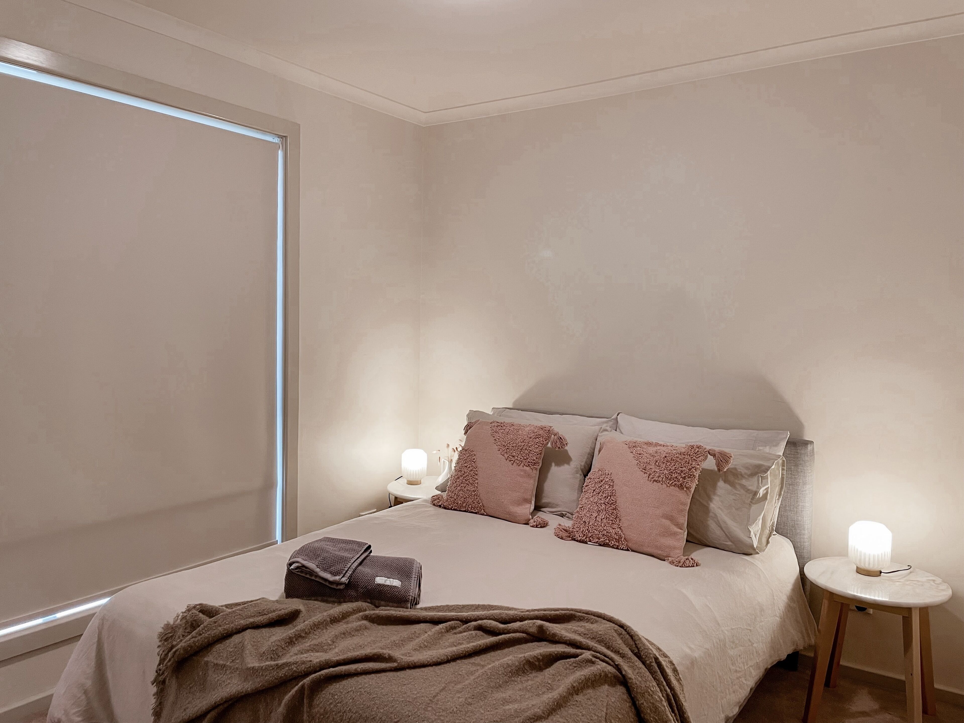 Modern 2 Bedroom Unit Close to Amenities in a Peaceful Location