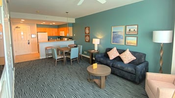 Fernseher, Kamin, DVD-Player