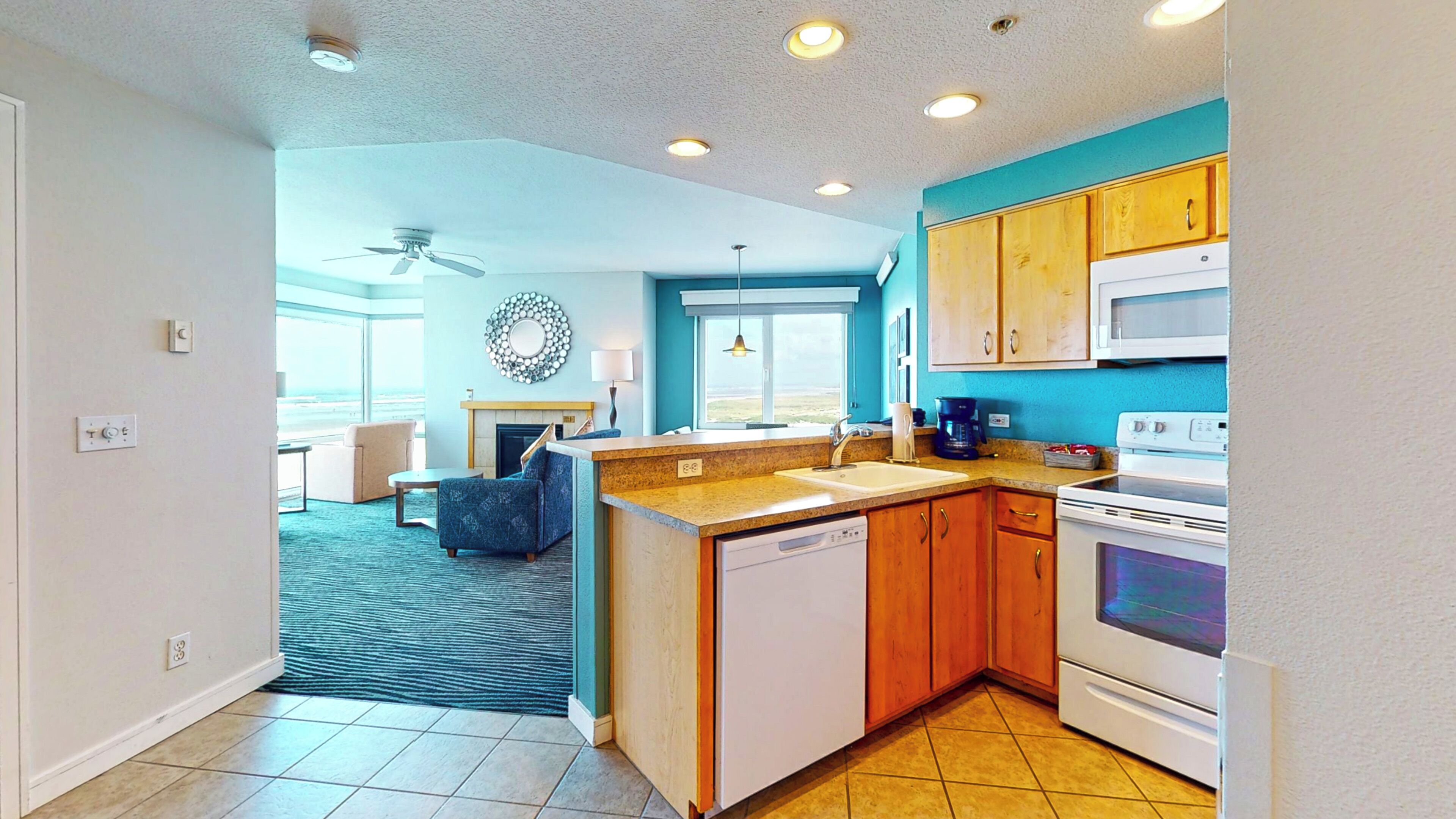 Coffee/tea maker, fridge, microwave, oven