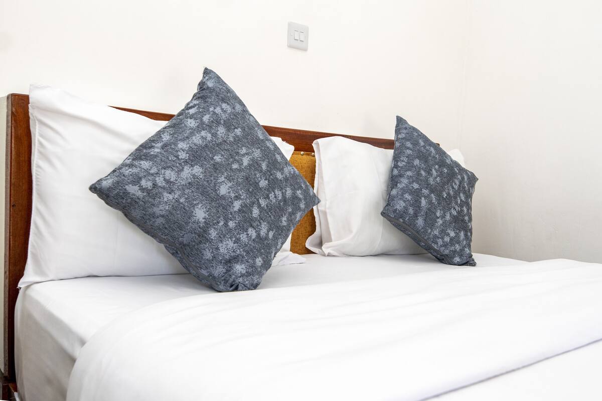 Habitación doble Deluxe | Escritorio, espacio para trabajar con laptop y wifi gratis