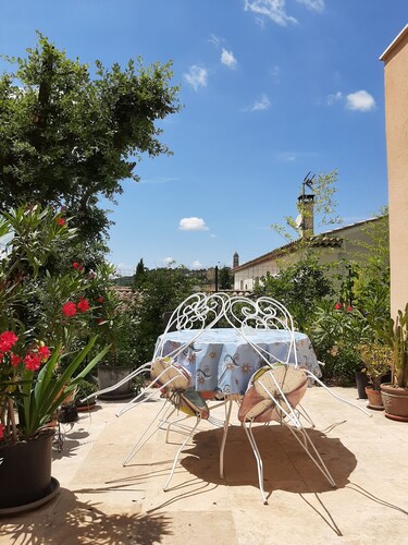 Gîte sous le Chêne Vert / Ideal for cyclists and hikers / Free private parking