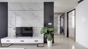 Hochwertige Bettwaren, Betten mit Memory-Foam-Matratzen, Schreibtisch